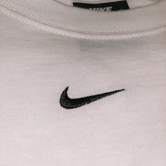 Oversized Embroidered Nike T-Shirt - Picture 2 of 2